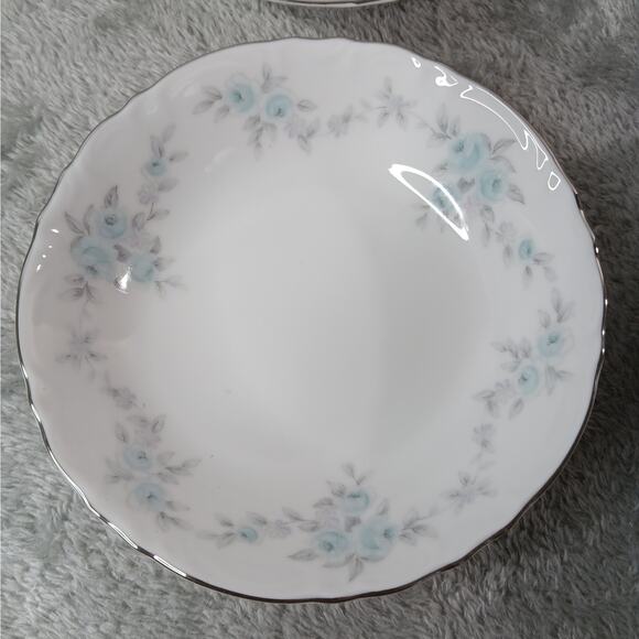 4 Mikasa Barbizon 5 1/2" Fruit Sauce‎ Dessert Bowls Blue Flowers Gray Leaves - Picture 1 of 8